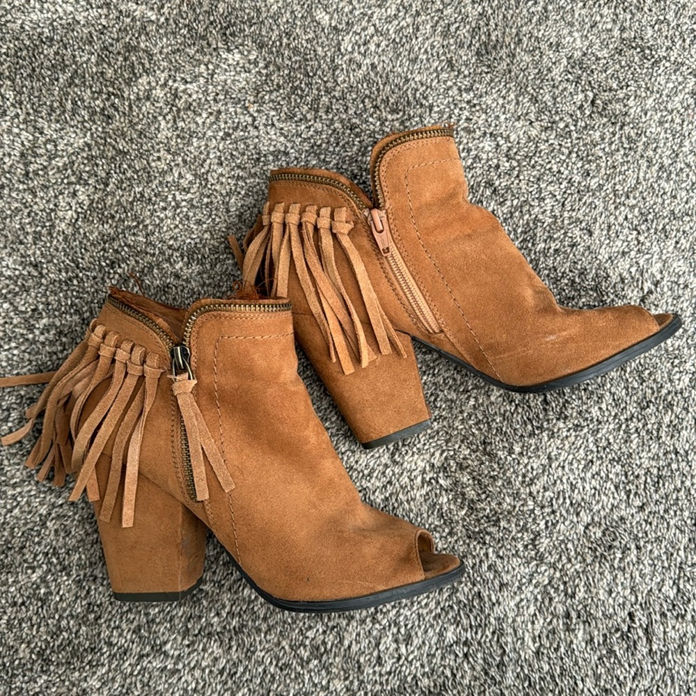 Size 6.5 fringe boots open toe